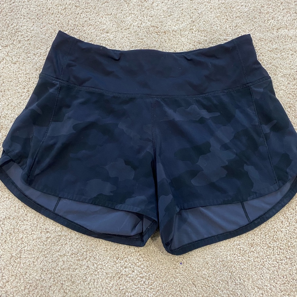 NWOT black camo lululemon speed ups! 4 inch mid rise!